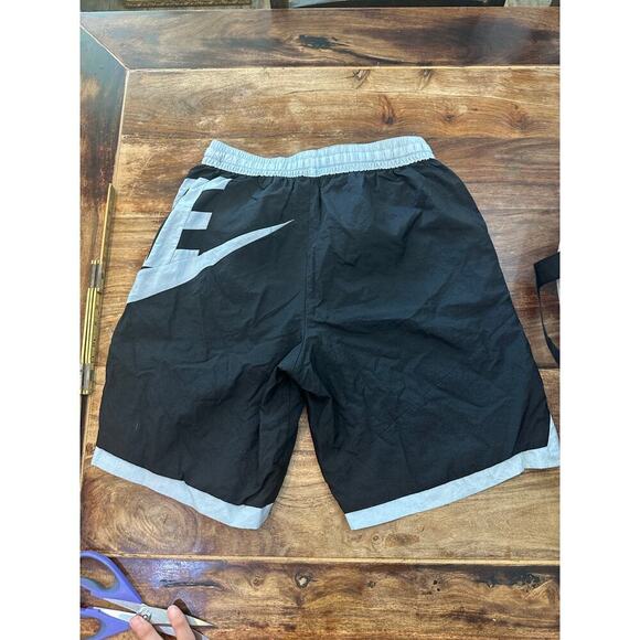 Nike Men's Black White Dri-fit Throwback Basketball Shorts Size Large - Picture 4 of 6